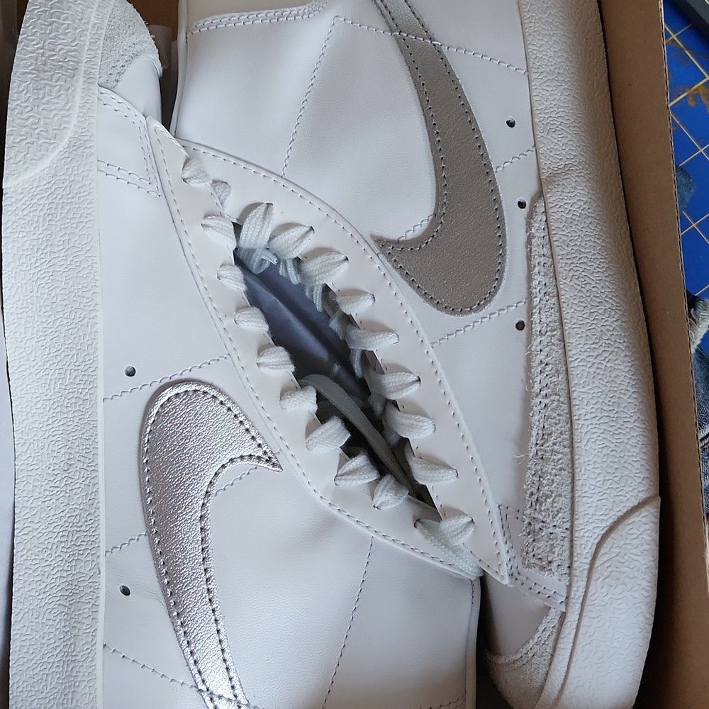 Nike W Blazer mid 77